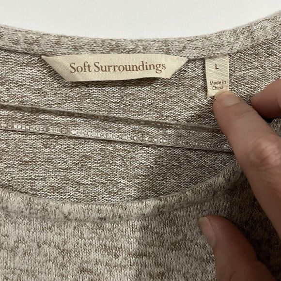 Soft Surroundings Round Neck Soft Front Pockets Womens L Long Sleeve Sweater - Picture 2 of 5